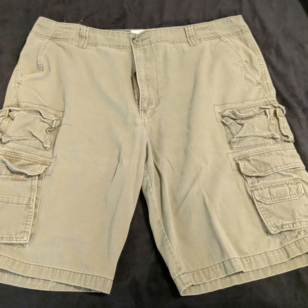 Grayish/greenish cargo shorts